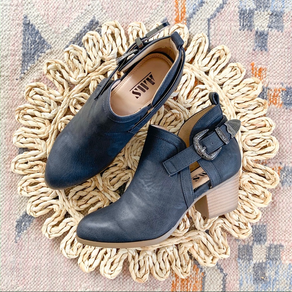 ✨ Final Price- Silver Buckle Ankle Booties Booties - Picture 3 of 3